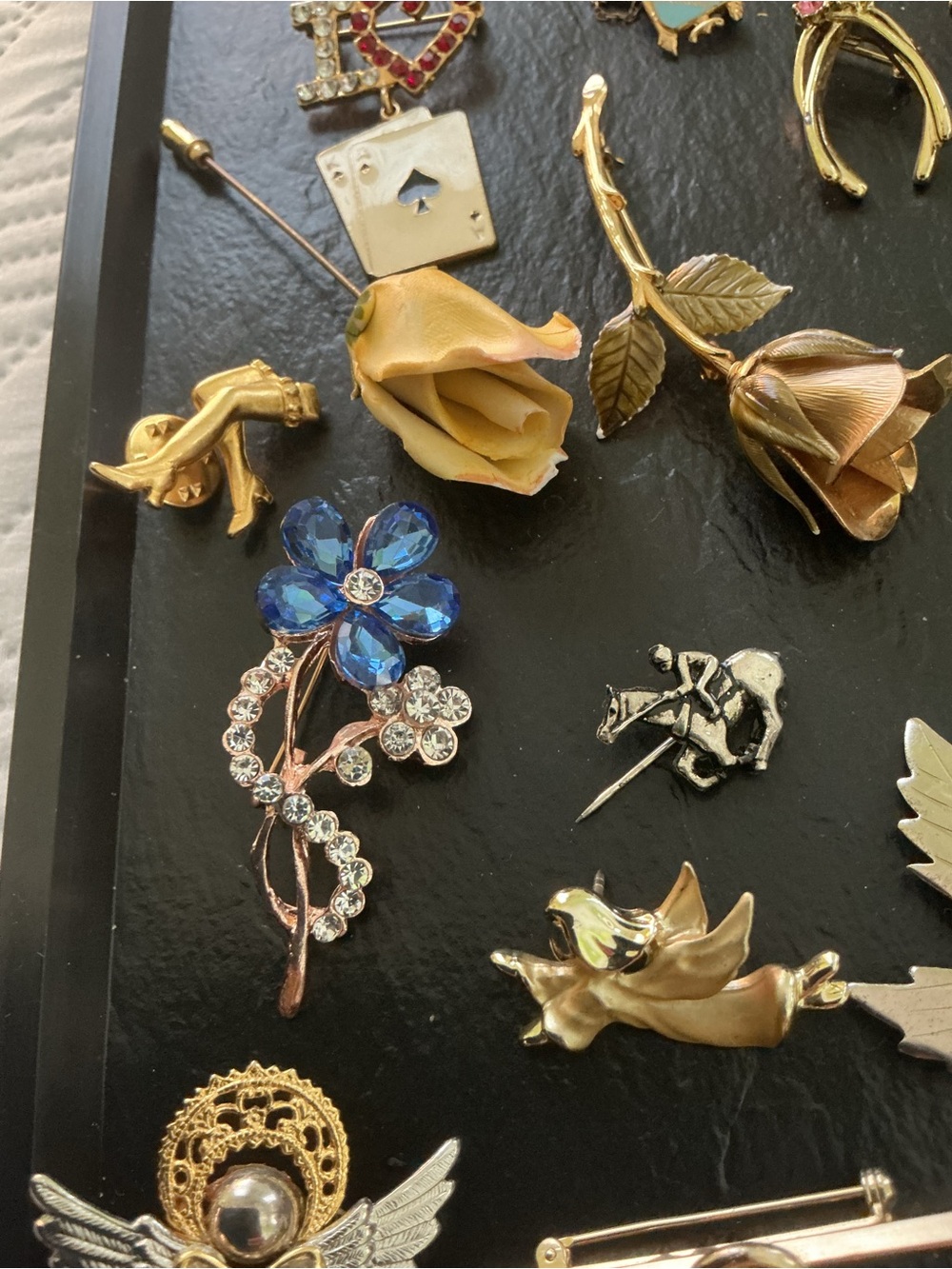 20-Piece Vintage Brooch Set RESELLERS CRAFTERS JEWELRY LOVERS - Picture 3 of 9